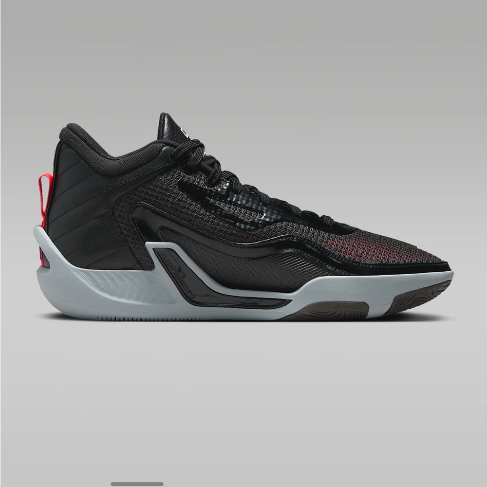 NIB Jordan Tatum 1 Sneakers, 11